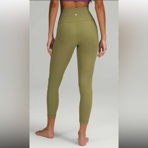 Lululemon Wunder Under Cropped‎ Legging 8 Athleisure workout yoga layered